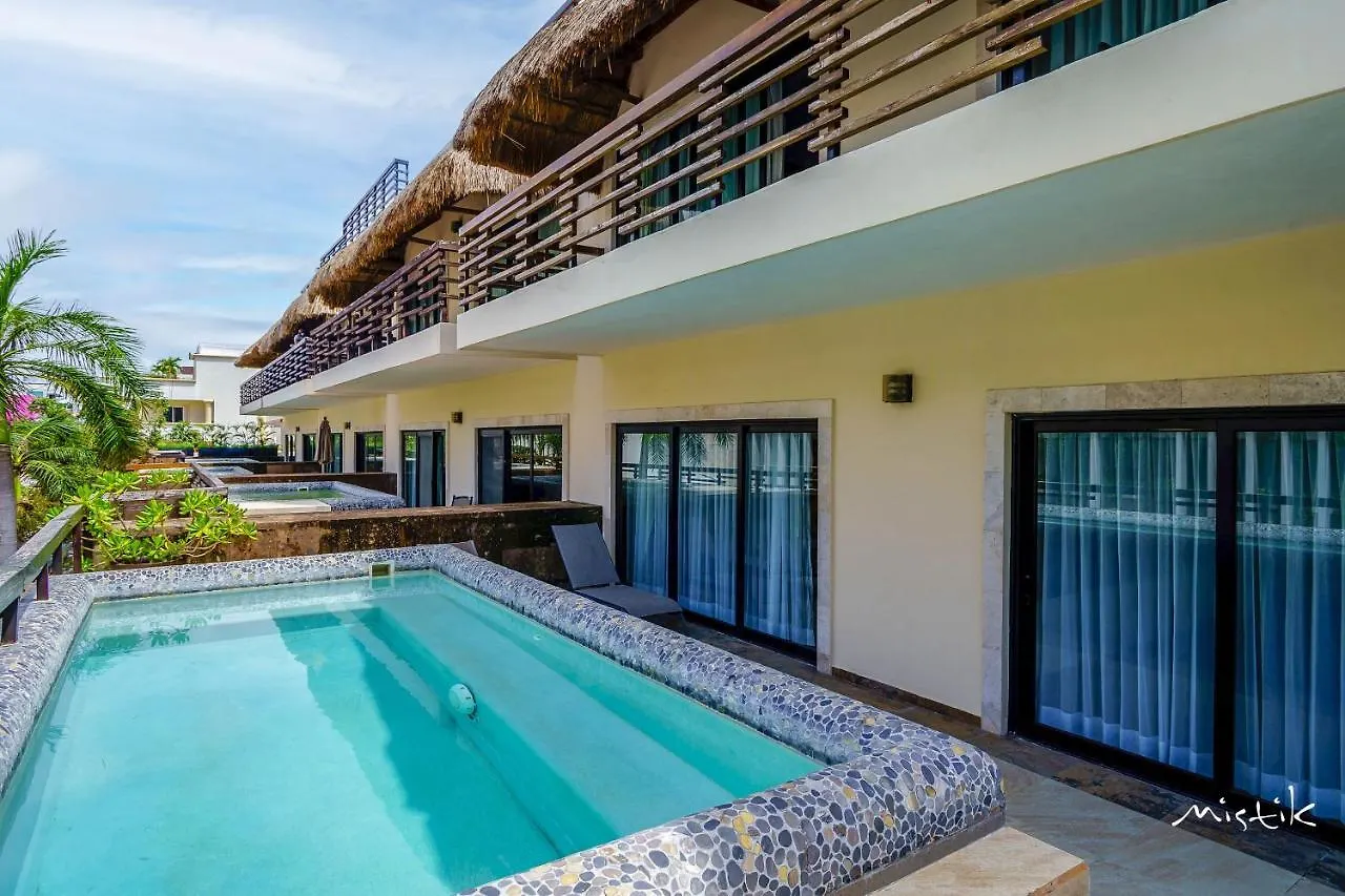Aldea Thai L Resort-Style Pool & Gym Playa del Carmen 0*,