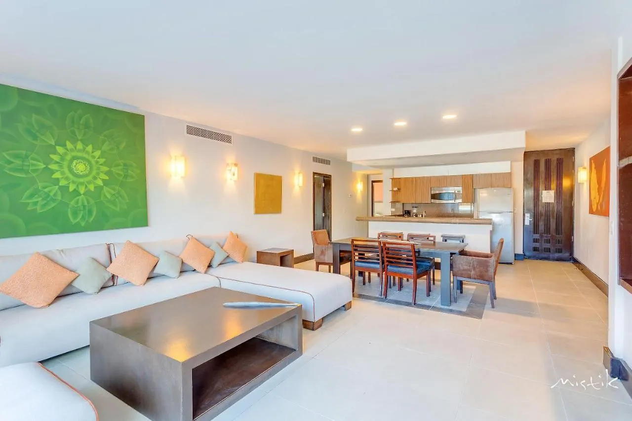 Aldea Thai L Resort-Style Pool & Gym Playa del Carmen 0*,