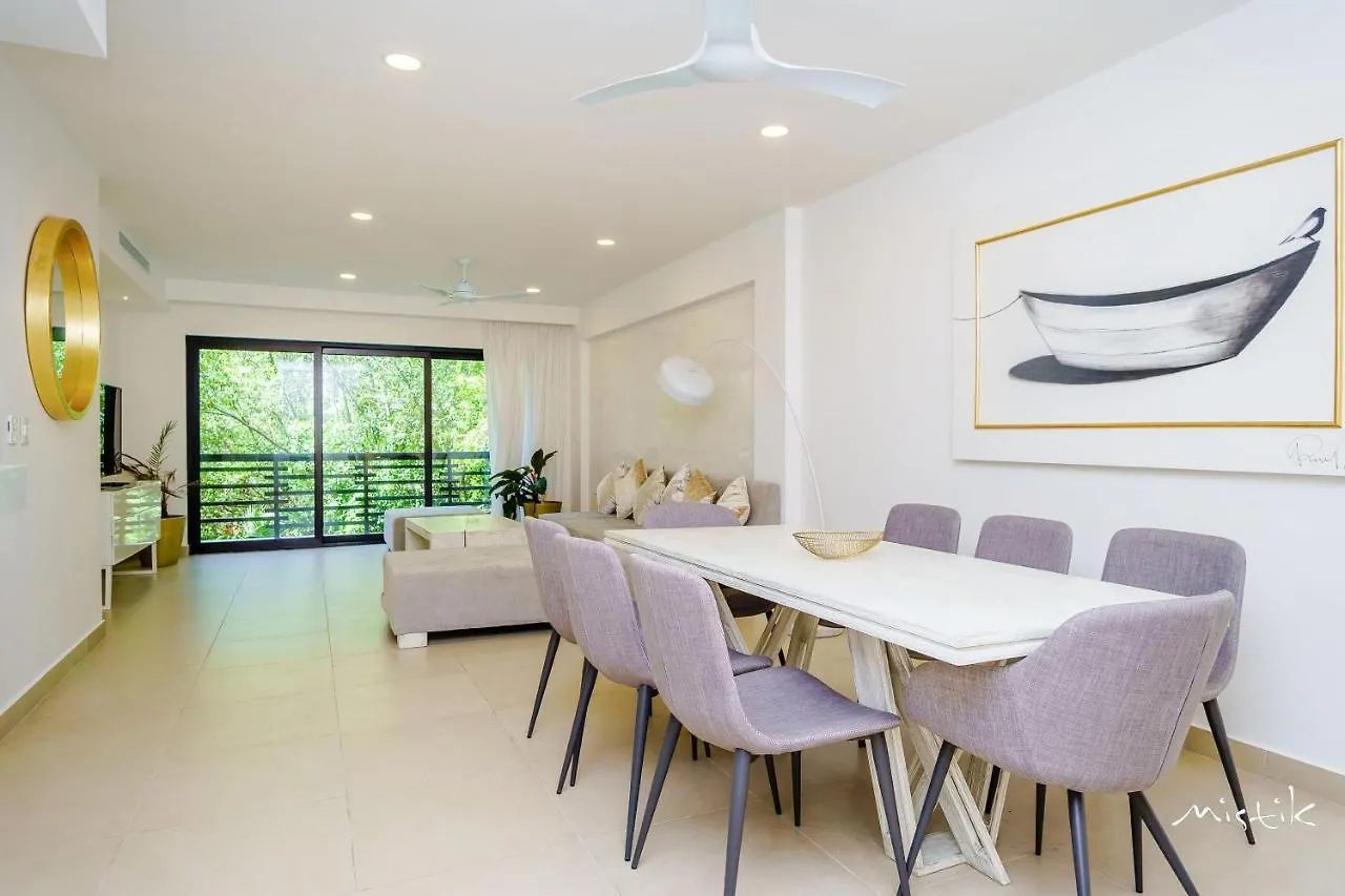 Aldea Thai L Resort-Style Pool & Gym Playa del Carmen
