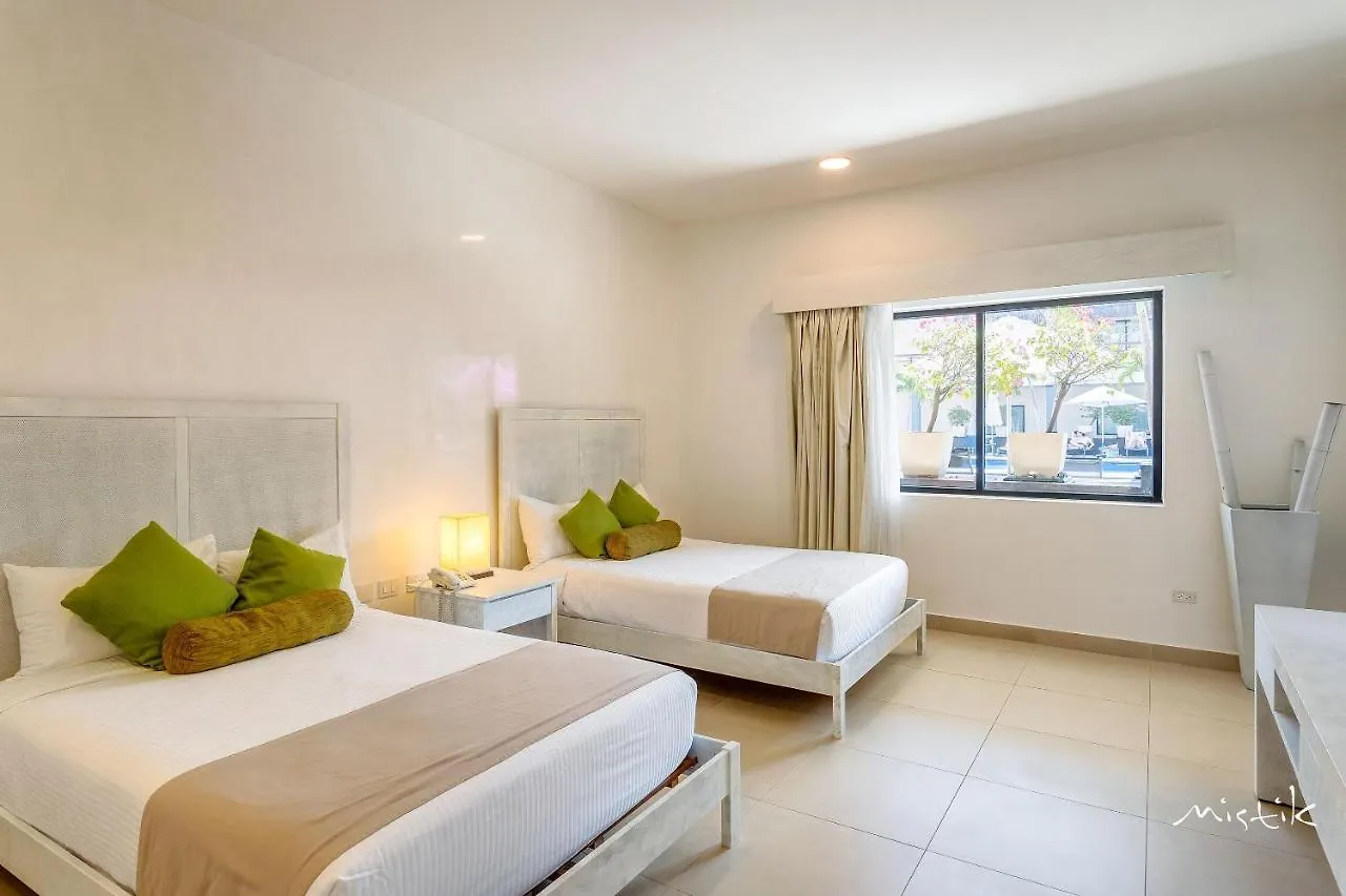 Aldea Thai L Resort-Style Pool & Gym Playa del Carmen Apartment