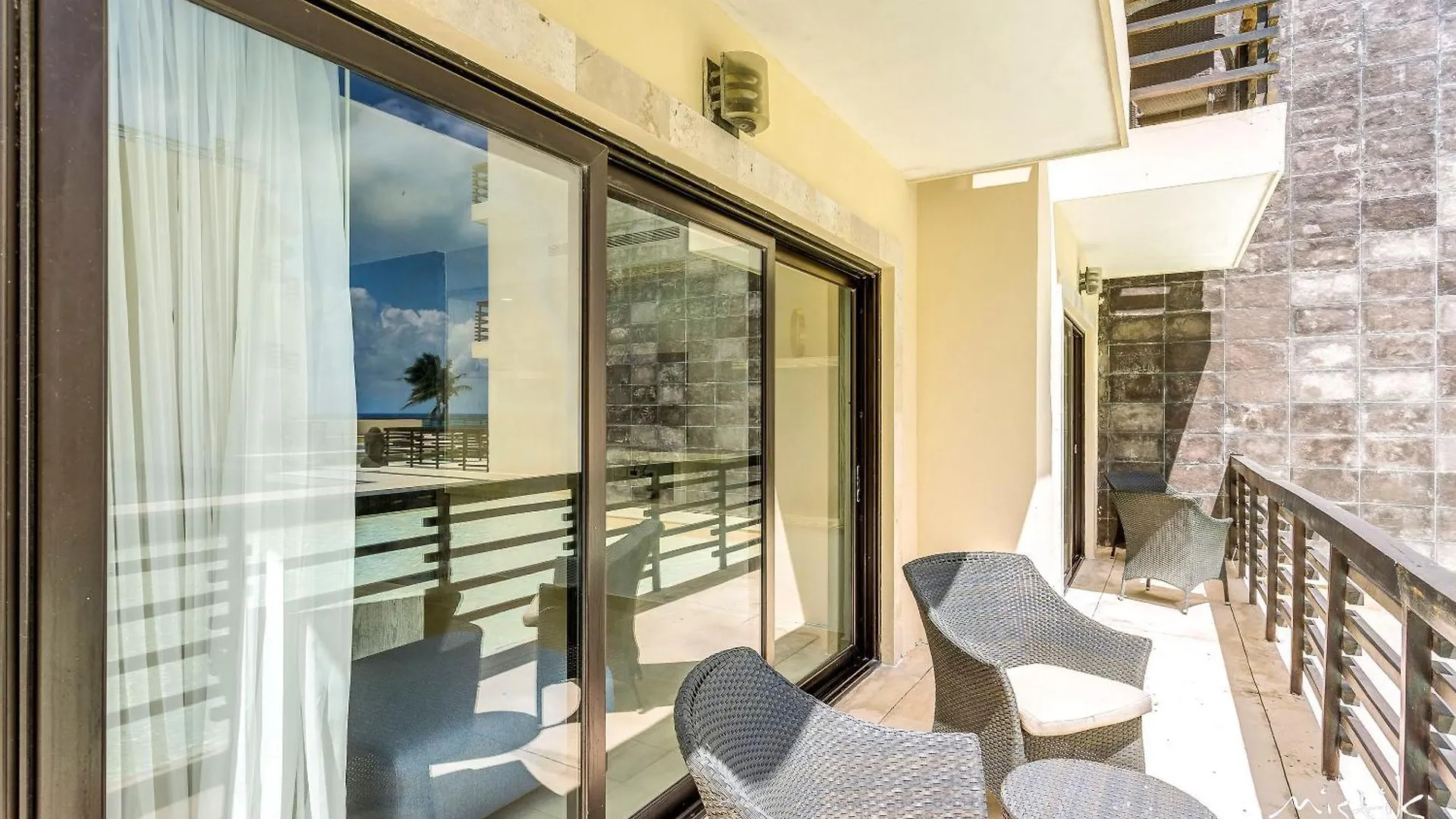 Aldea Thai L Resort-Style Pool & Gym Playa del Carmen