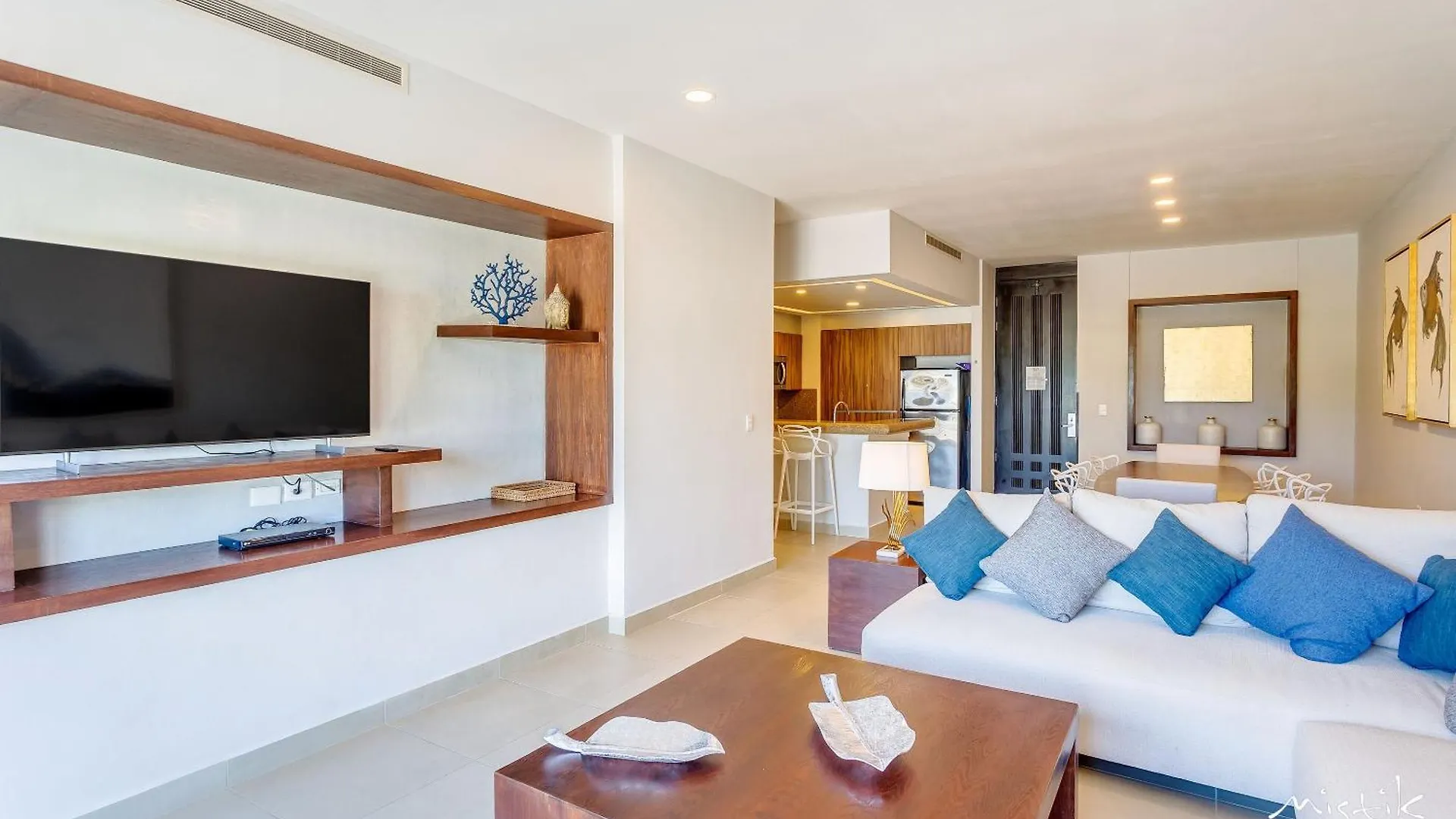 Aldea Thai L Resort-Style Pool & Gym Playa del Carmen