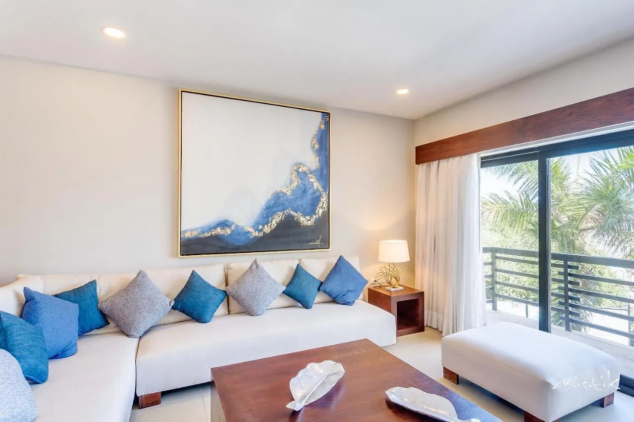 Aldea Thai L Resort-Style Pool & Gym Playa del Carmen